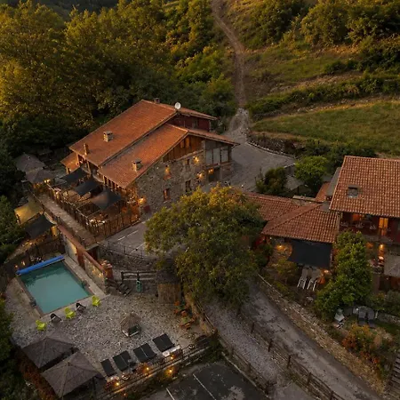 Landhuis Rurales & La Barcena